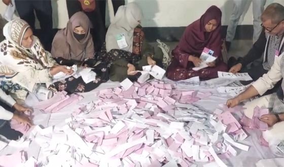 হিলিতে শান্তিপূর্ণভাবে ভোট গ্রহণ শেষ, চলছে গণনা