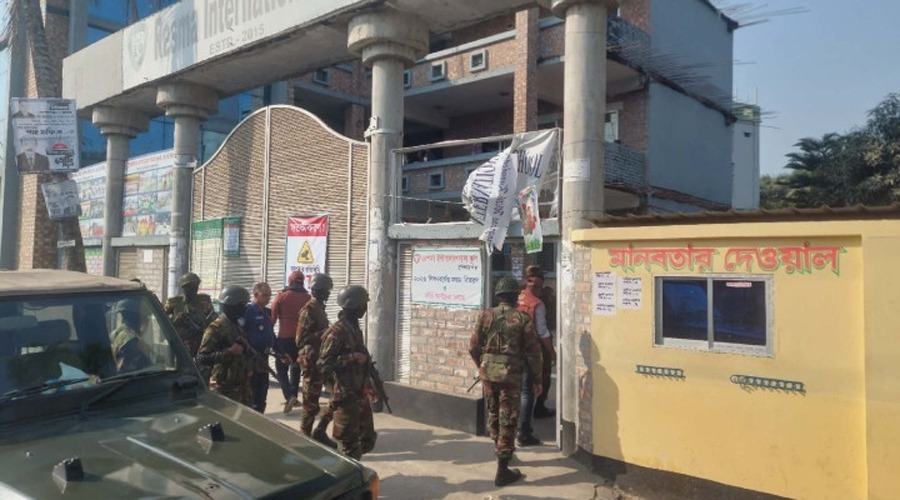 ভোটকেন্দ্রে ককটেল বিস্ফোরণ, শিশু ও ২ আনসার সদস্য আহত