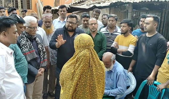 সম্প্রীতির বার্তা নিয়ে জামায়াত নেতাকর্মীদের বাড়িতে