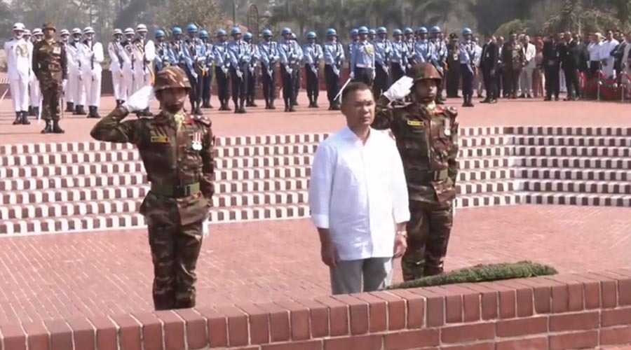 জাতীয় স্মৃতিসৌধে নতুন প্রধানমন্ত্রীর শ্রদ্ধা