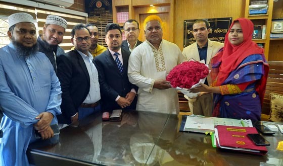 নাসিরনগরে এমপি এম এ হান্নানকে প্রশাসনের ফুলেল শুভেচ্ছা