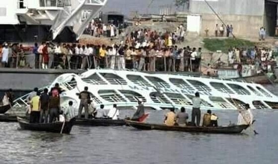 এমভি মহারাজ লঞ্চডুবির ২২ বছর আজ, থামেনি স্বজনদের কান্না