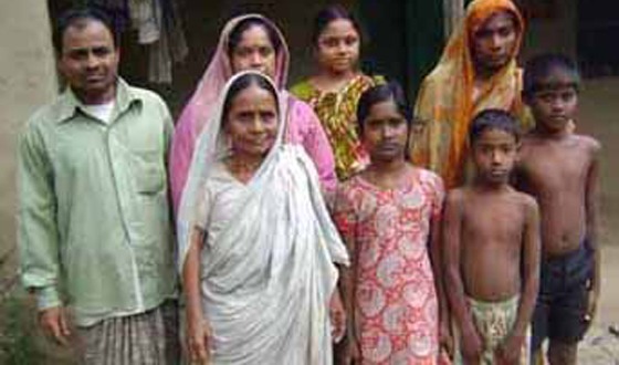 বাঘায় পাক বাহিনীর গুলিতে নিহত পরিবারের কেউ খোঁজ রাখেনা