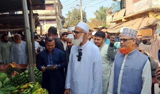 ঝিনাইদহ-৪ আসনের নবাগত এমপির বাজার তদারকি