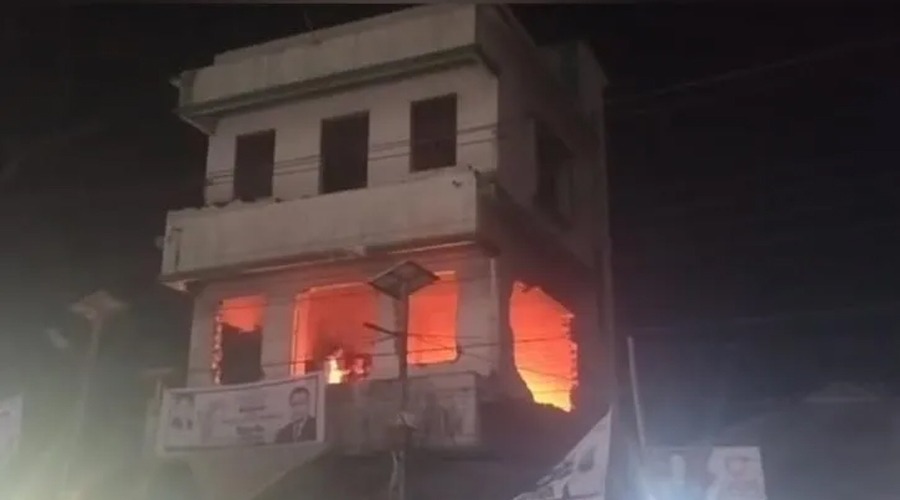 ময়মনসিংহে আওয়ামী লীগের কার্যালয়ে আগুন-ভাঙচুর