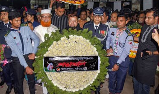 গাইবান্ধায় মহান শহিদ দিবসে শহীদ মিনারে পুষ্পস্তবক অর্পণ
