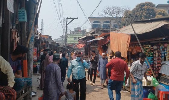 ফুটপাত ও সড়ক দখলমুক্তের দাবি ব্যবসায়ীদের উচ্ছেদ অভিযান