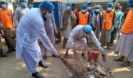 পীরগঞ্জেকে আবর্জনা মুক্ত করতে পরিচ্ছন্নতা অভিযানের উদ্বোধন