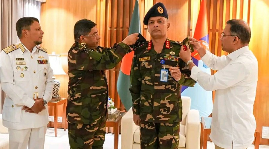নতুন পিএসও লেফটেন্যান্ট জেনারেল মীর মুশফিকুর দায়িত্বভার গ্রহণ করেছেন