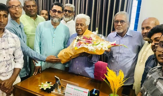 হিন্দু সম্প্রদায় আস্থার উজ্জ্বল দৃষ্টান্ত স্থাপন করেছে: সরফুদ্দিন আহমেদ