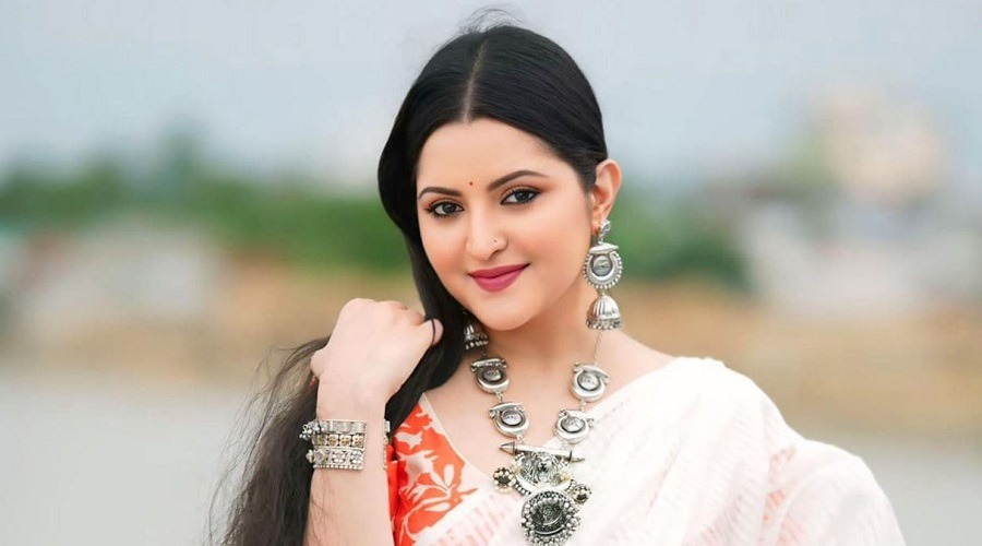 নানুভাইকে খুব মিস করছি : পরীমণি