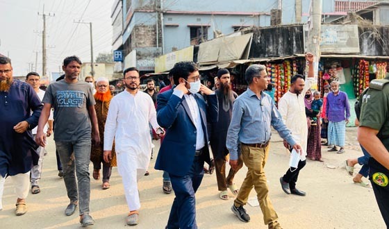 রমজান উপলক্ষে গফরগাঁও বাজার পরিদর্শন এমপি বাচ্চু