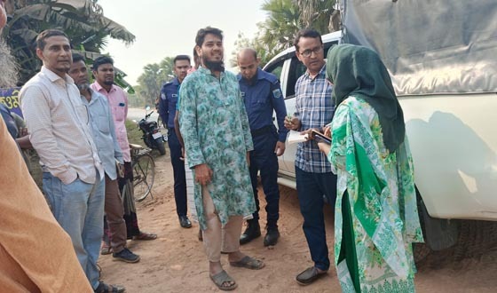 পোরশায় অবৈধভাবে মাটি কাটার অপরাধে জরিমানা