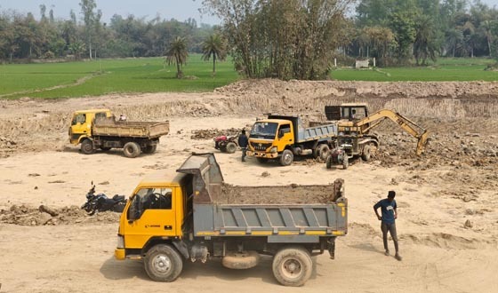 শেরপুরে আবাদি জমিতে অবৈধ পুকুর, প্রশাসন নিরব