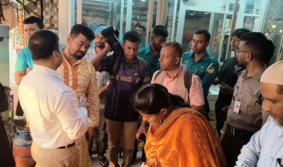 বরিশালে নোংরা পরিবেশে খাবার তৈরি, জরিমানা আদায়