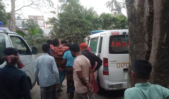 মোল্লাহাটে মাদক সংক্রান্ত বিরোধে সংঘর্ষ, আহত ১০