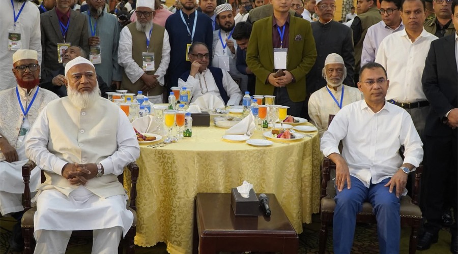 একই টেবিলে ইফতার করলেন প্রধানমন্ত্রী ও জামায়াত আমির