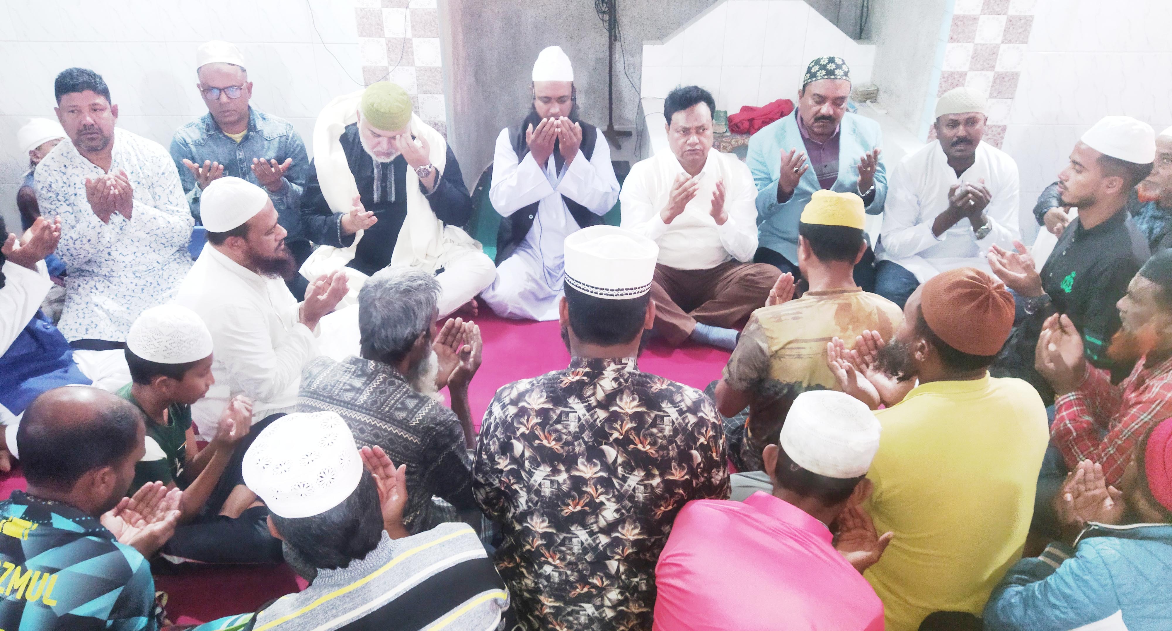 সাবেক প্রধানমন্ত্রী খালেদা জিয়ার মৃত্যুতে রূপসায় বিএনপির দোয়া