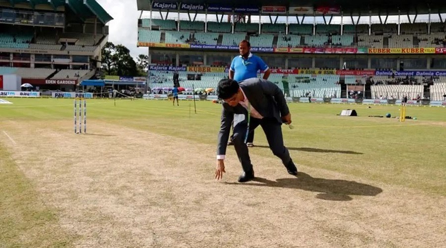 শাস্তি এড়াল ইডেনের পিচ