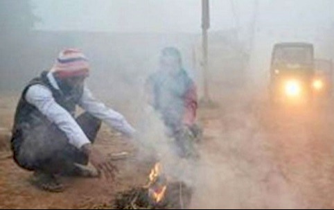 তীব্র শীতে নাকাল পাহাড়ের জন-জীবন