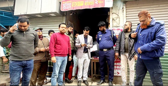 হোমনায় বেশি দামে গ্যাস বিক্রির অপরাধে ব্যবসায়ীর জরিমানা