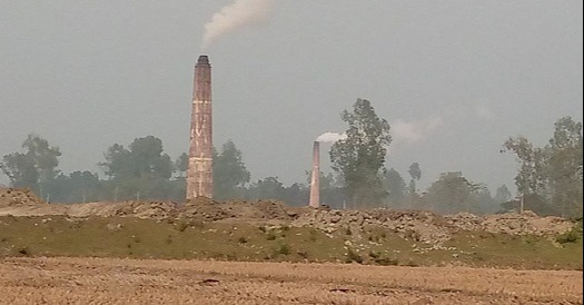 নাগেশ্বরীতে দাপটের সাথে চলছে অবধৈ ইটভাটা