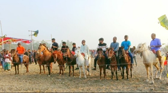 মেলান্দহে ঘোড়দৌড় প্রতিযোগিতা অনুষ্ঠিত