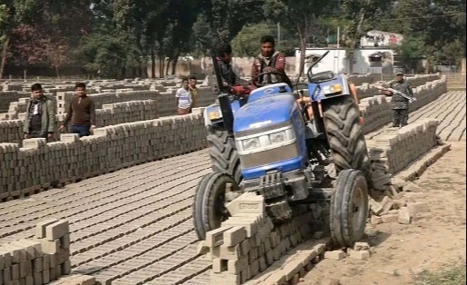 দৌলতপুরে ইটভাটায় পরিবেশ অধিদপ্তরের অভিযান