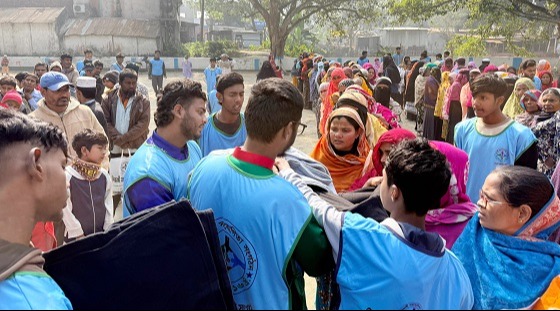 বেড়ায় ‘দুই টাকায়’ উষ্ণতার আমেজ