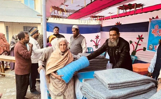 কুষ্টিয়া কালীশংকরপুরে কম্বল বিতরণ