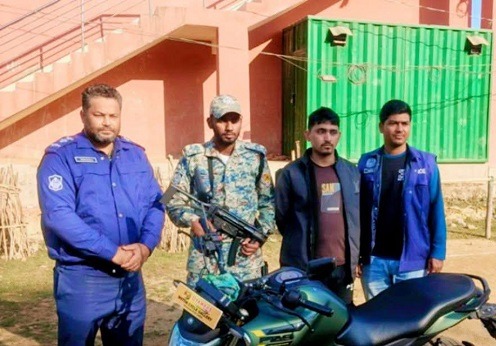 রোহিঙ্গা ফয়সাল চোরাই মোটর সাইকেলসহ গ্রেপ্তার