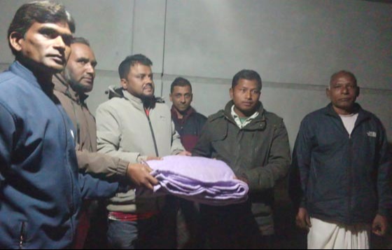 রাণীশংকৈলে শীতবস্ত্র বিতরণ