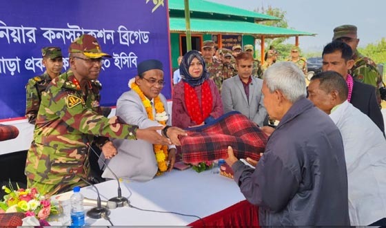 বাঘাইছড়ির শীতার্তদের সেনাবাহিনীর উষ্ণতা