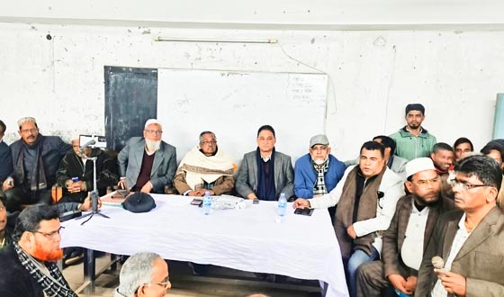 বাবুগঞ্জে দীর্ঘদিনের দূরত্ব ঘুচে একই মঞ্চে বিএনপির নেতারা