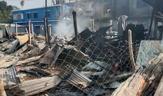 কোটচাঁদপুরে আগুনে দু’টি ব্যবসা প্রতিষ্ঠা ভষ্মিভূত