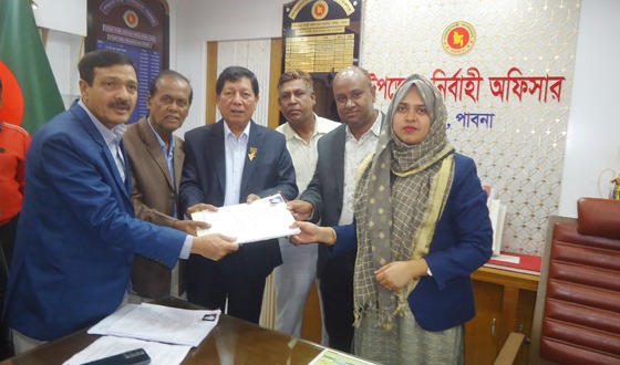 পাবনা-১ আসনে মনোনয়নপত্র জমা দিলেন ভিপি শামসুর রহমান