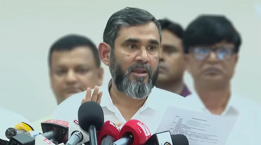 পোস্টাল ব্যালটে কারচুপির সুযোগ নেই, ফেরত ৫৬০০টি: ইসি সানাউল্লাহ