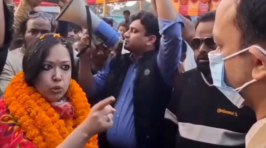 ম্যাজিস্ট্রেটকে বৃদ্ধাঙ্গুলি, রুমিনকে তলব