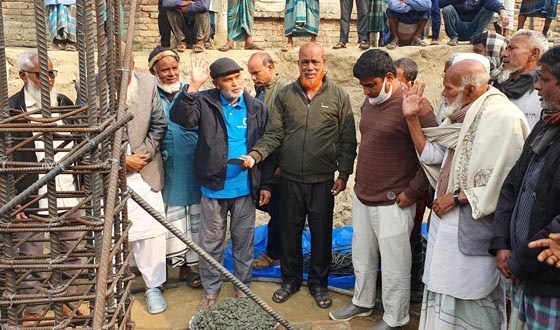 বিরলের মসজিদের ছাদ ঢালাই কাজের উদ্বোধন