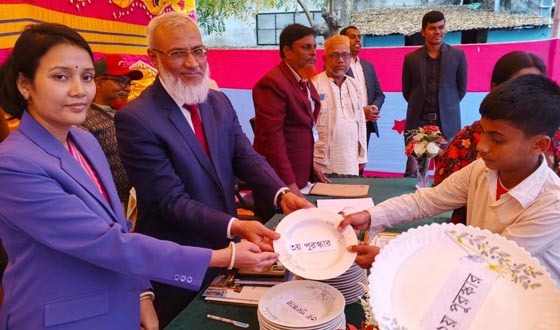 ডুমুরিয়ায় মাধ্যমিক বিদ্যালয়ে ক্রীড়া প্রতিযোগিতা