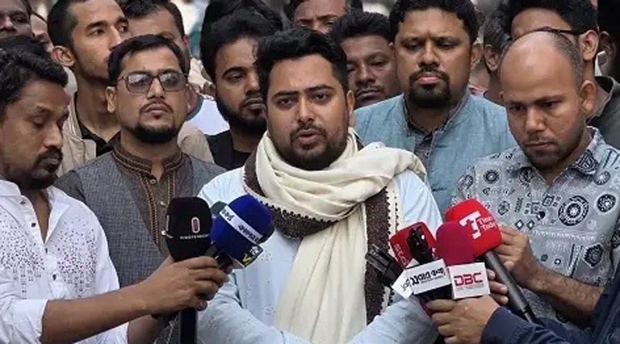 আমাদের বাধা দেওয়া হচ্ছে—ব্যানার-ফেস্টুন ছিঁড়ে ফেলা হচ্ছে: নাহিদ ইসলাম