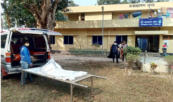 চরভদ্রাসনে অজ্ঞাত ব্যাক্তির লাশ উদ্ধার