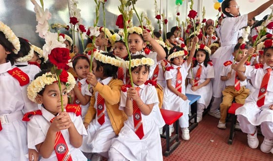 সিলেটে কিন্ডারগার্টেন প্রাথমিক বিদ্যালয়ে শিশু বরণ