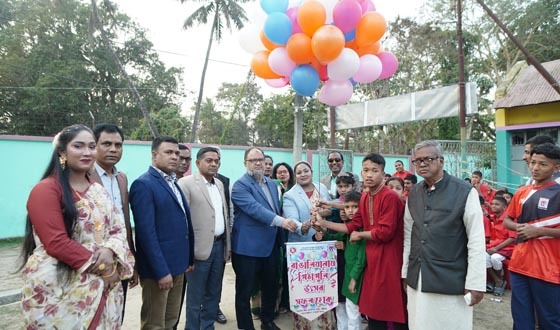 বাঙালীয়ানায় পিঠাপুলি উৎসবে শিশুদের আনন্দমেলা