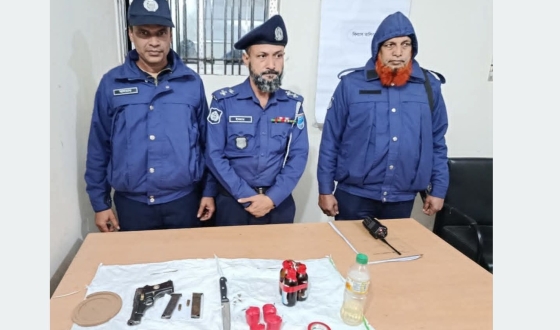 কাপাসিয়ায় আগ্নেয়াস্ত্র ও পেট্রোল বোমা উদ্ধার