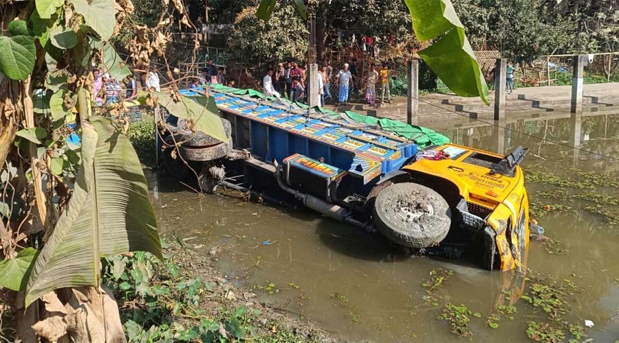 মিরসরাইয়ে অটোরিকশার ২ যাত্রী নিহত, আহত ৩