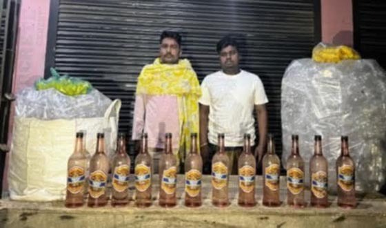 শেরপুরে মদ ও মদ তৈরির সরঞ্জামসহ আটক ২