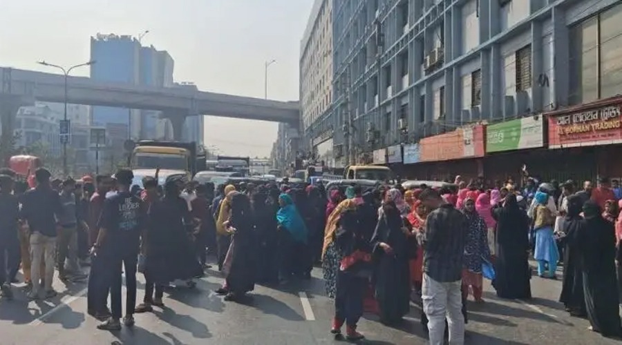 বিমানবন্দর-মহাখালী সড়কে যান চলাচল বন্ধ, শ্রমিকদের অবরোধে