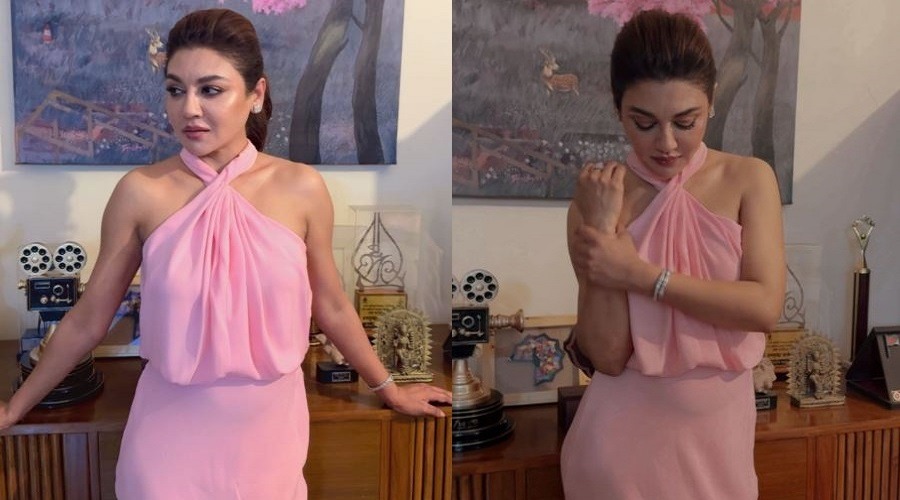 গোলাপি গাউনে নজর কাড়লেন জয়া