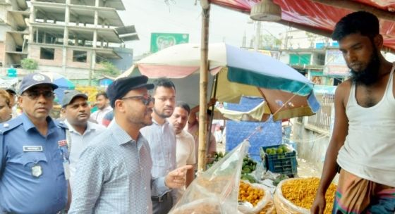 ফুটপাত-সড়ক দখলমুক্ত করতে কালীগঞ্জে উচ্ছেদ অভিযান